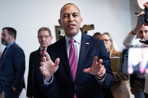 White House Demands Rep. Hakeem Jeffries 'Apologize' For Non-Threat To 'Fight' Trump 'In The Streets'
